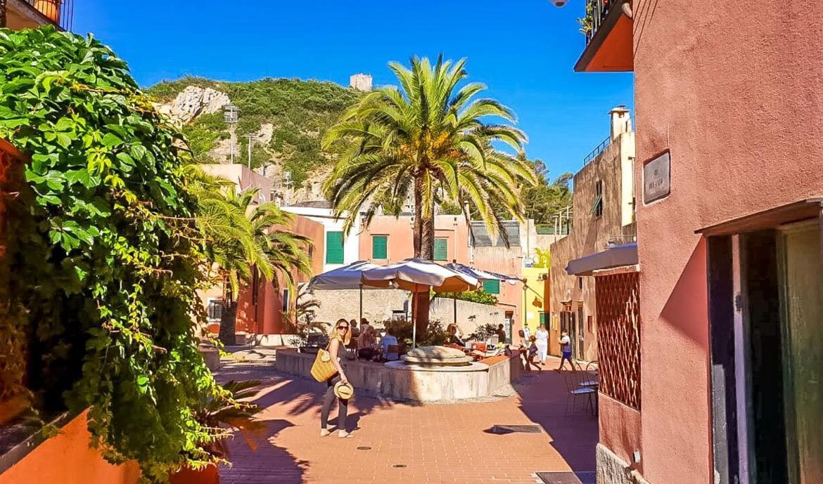 Casa Saracena Fronte Mare Βίλα Varigotti Εξωτερικό φωτογραφία